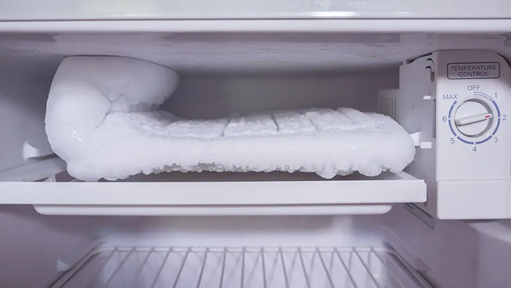 Isprobajte ovaj jednostavan trik kako se riješiti leda iz frižidera